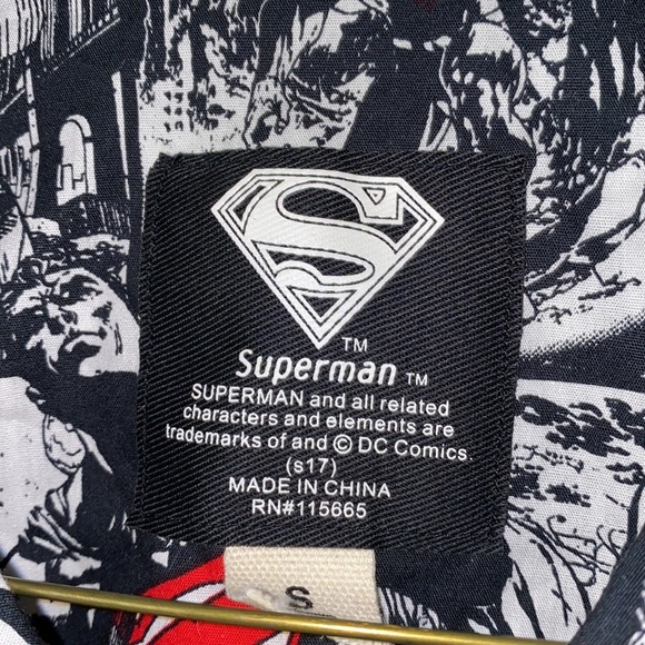 Superman small men’s button down comic print shirt - Picture 4 of 8